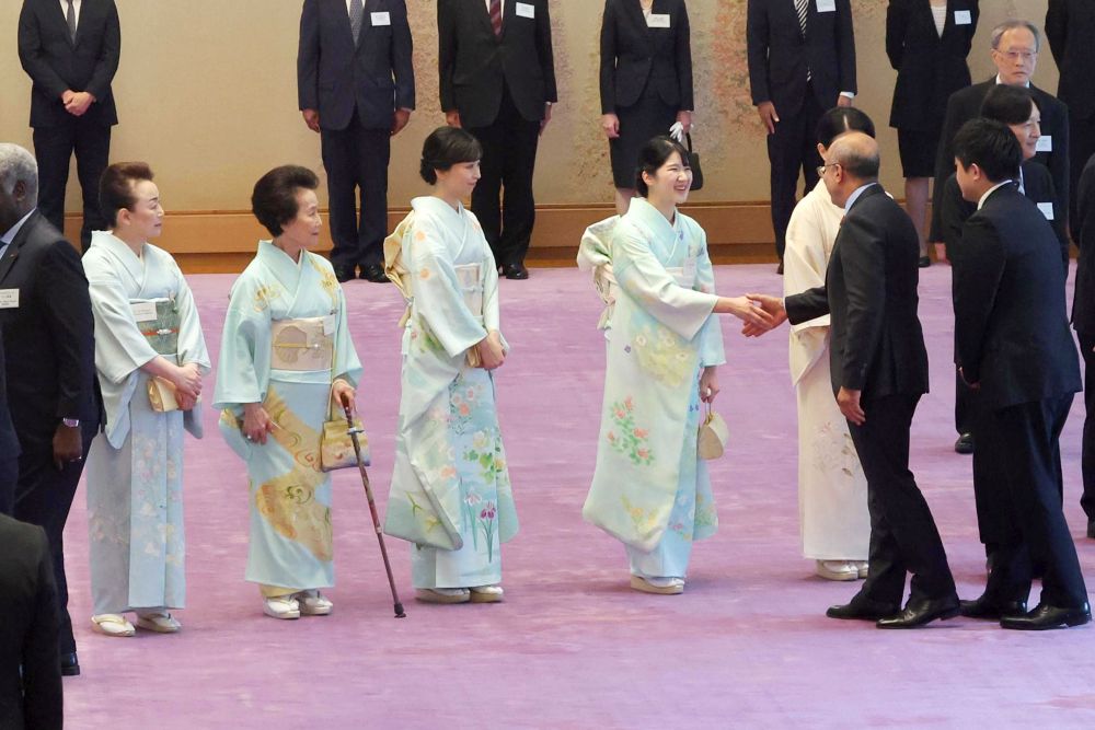 2025年8月、アフリカ開発会議に参加した各国首脳らを招いて開かれた宮中茶会　写真/共同通信