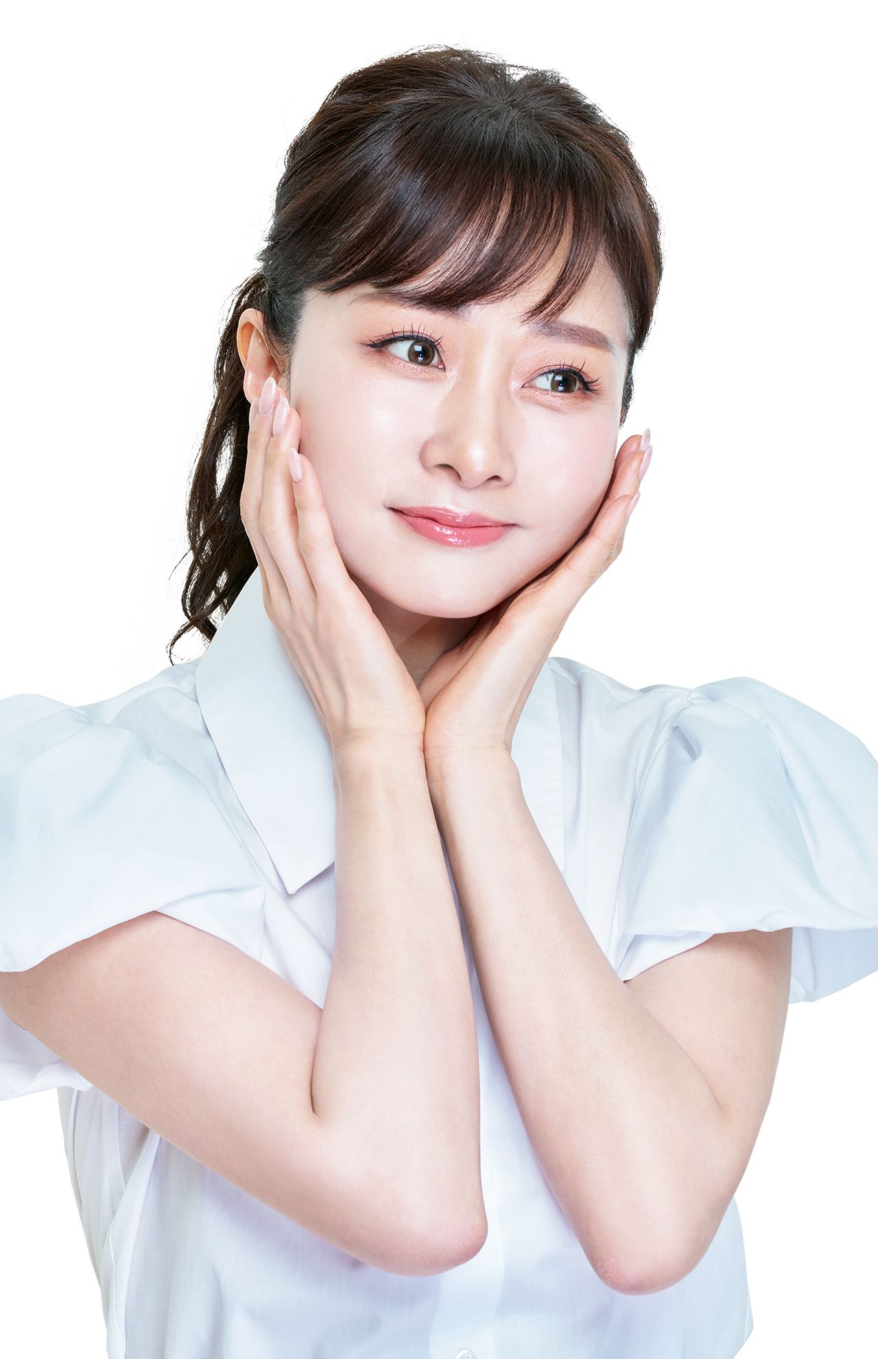 石井美保さん●トータルビューティーサロン「Riche」のオーナーかつ美容家として、美容誌をはじめ各メディアで活躍。独自の「こすらないスキンケアメソッド」を提唱し、これまでに約2000人の肌悩みを改善してきた。その透明感あふれる美肌は、あらゆる世代の女性のあこがれを集めている。