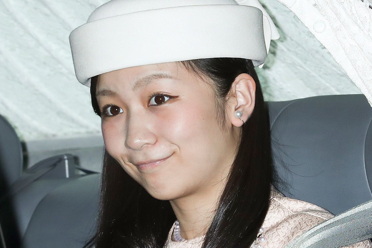 「大祓の儀」に参列するため半蔵門から皇居にお入りになった佳子さま（6月30日）