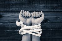 DV被害シングルマザーの告白<下>「どんなに辛くても、奴隷でいようと決めた」