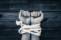 DV被害シングルマザーの告白<下>「どんなに辛くても、奴隷でいようと決めた」