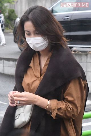 お疲れ気味の表情を見せる瀬戸