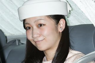 「大祓の儀」に参列するため半蔵門から皇居にお入りになった佳子さま（6月30日）