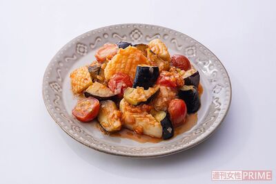 甘辛ソースにからんだイカと野菜が絶品『イカとなすのトマトチリソース』レシピ・調理／小嶋絵美　スタイリング／大原美穂　撮影／廣瀬靖士