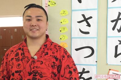 炎鵬の小さな身体を支える“大きな愛”、母が語る「地元に育てられた」わが息子