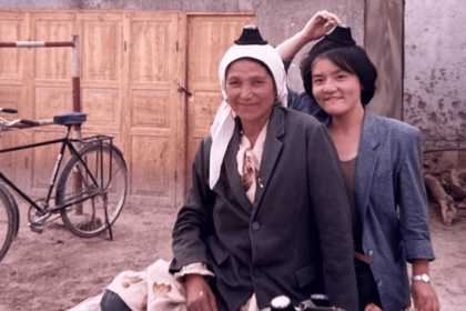 仕事に夢中だったころ。1989年にTBS系『新世界紀行』で新疆ウイグル自治区に3か月ロケに行ったとき