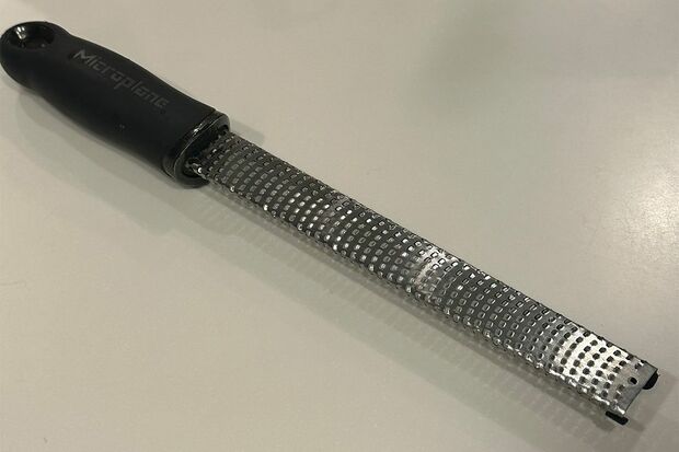 マイクロプレインの「プレミアムシリーズゼスターグレーター」※画像をクリックするとAmazonの商品ページにジャンプします。