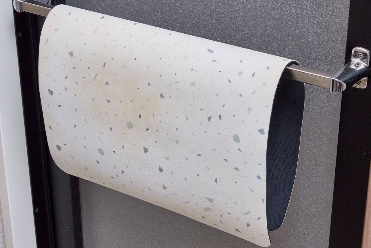 珪藻土入りソフトバスマット／880円