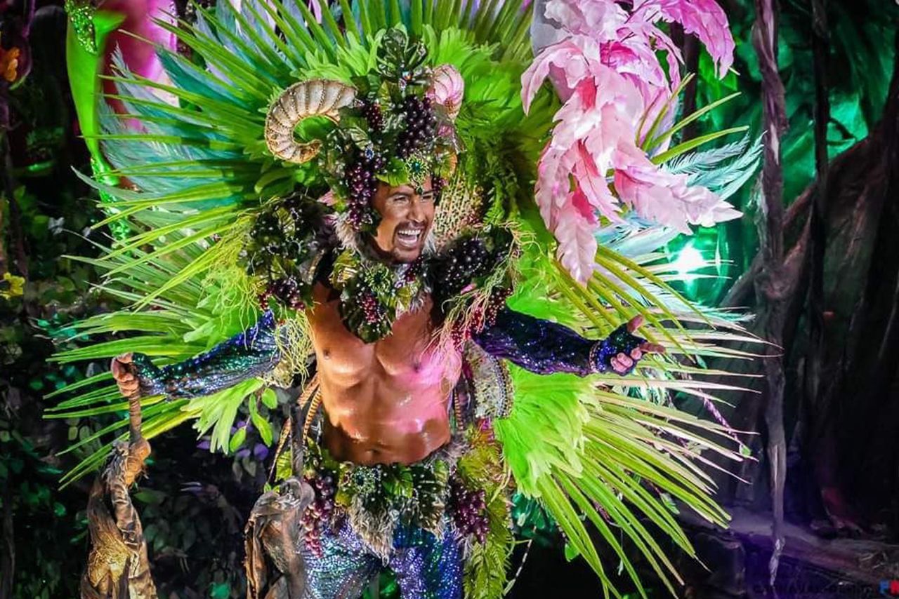 山車に乗り、メインのダンサーとしてキレッキレのダンスを魅せる　写真提供／中島洋二さん