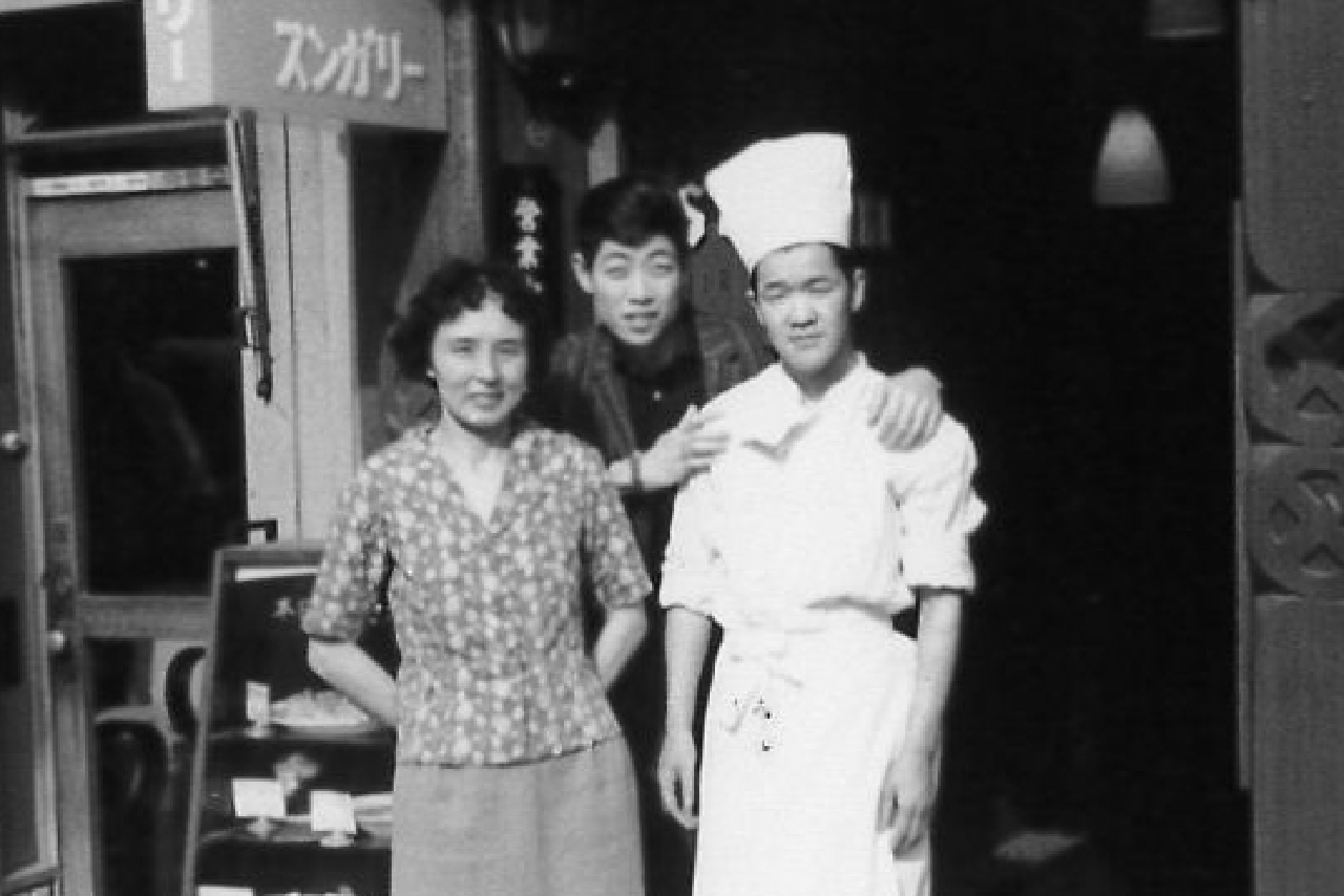 '60年に新宿へ移転した「スンガリー」。店内には世界中の音楽が流れ、登紀子が音楽を好きになるきっかけにもなった