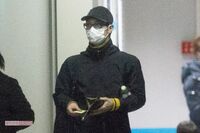 三浦春馬さん死去でマンションを訪れる大勢のファンと “部屋の現在”