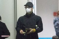 三浦春馬さん死去でマンションを訪れる大勢のファンと “部屋の現在”