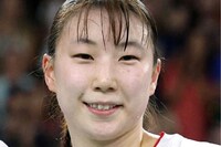 女子バドミントン・東野有紗、12年来の“ワタガシ”ペア解消で結婚「来世も一緒」イケメン夫との中華デート