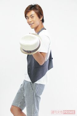 '09年7月。10周年記念曲第2弾『ときめきのルンバ』をリリース。「さらなる体力づくりを目標にジョギングを始めました。最近は自分なりに水泳もマスターしたので、おかげで夏風邪もひかないし、夏バテの心配もありません」　撮影／廣瀬靖士、週刊女性写真班