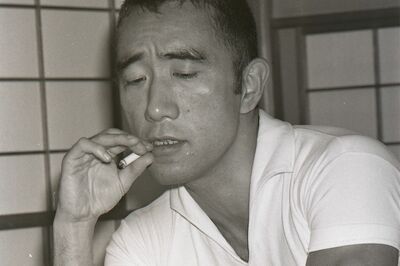 三島由紀夫に青島幸男、豪華すぎる著名人たちが時代を超えて愛した新宿の “アジト”