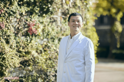 オネエ精神科医Tomy「ストレスを減らすには手放すこと」うつ状態にパートナーの死、壮絶な人生を送る医師の…