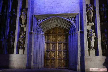 この大きなドアを開けると……（撮影／吉岡竜紀）