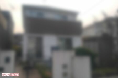 永沼楓月容疑者の実家。インターホンを押すも反応はなかった