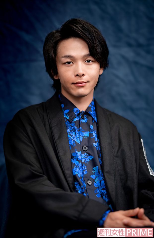 中村倫也　撮影／佐藤靖彦