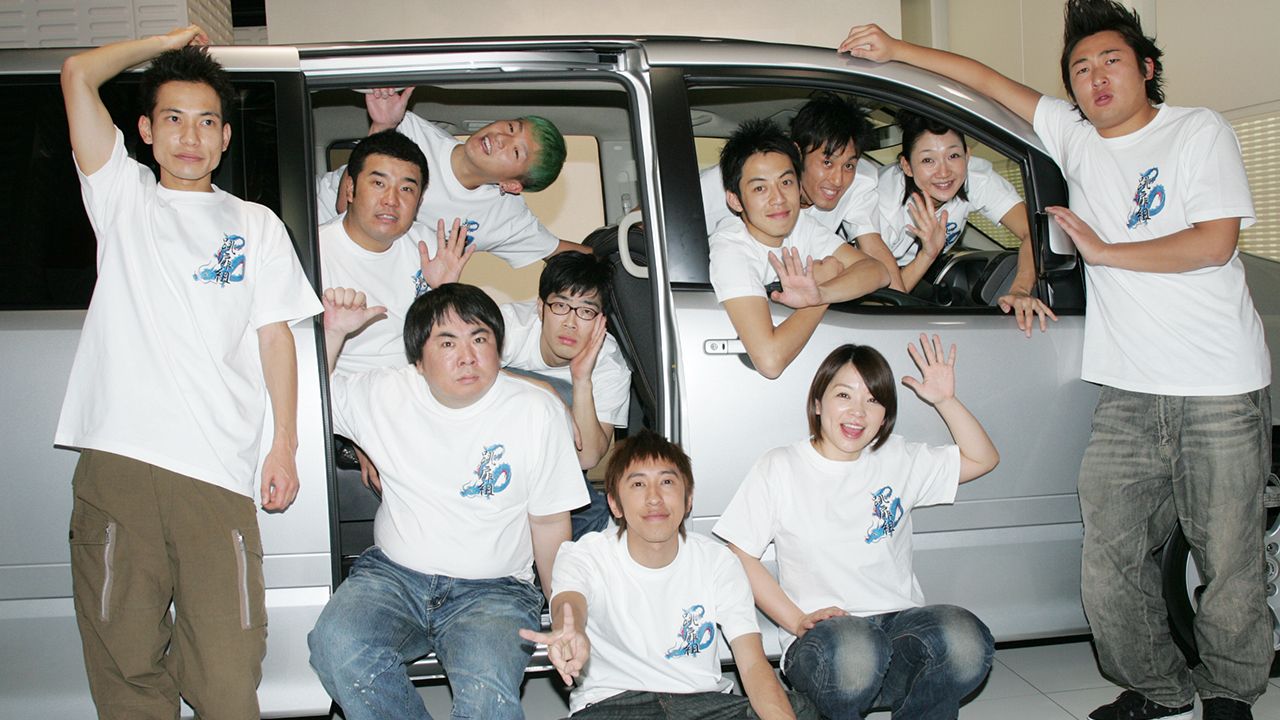 『はねるのトびら』（2001〜'12年） '00年4月～'01年3月まで放送された『新しい波8』から選ばれた5組でスタート。中高生を中心に人気を集めた