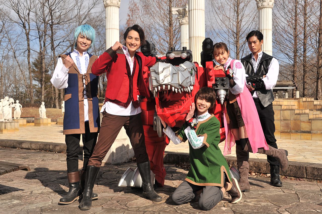 国民的特撮シリーズの新ヒーローは王道（男4人・女1人）の5人組! (c)2019 テレビ朝日・東映AG・東映