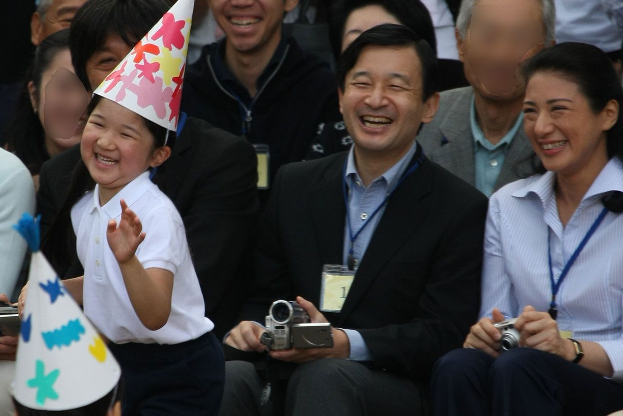 学習院幼稚園年長組（’07年）おゆうぎ　ご両親の前でハツラツ