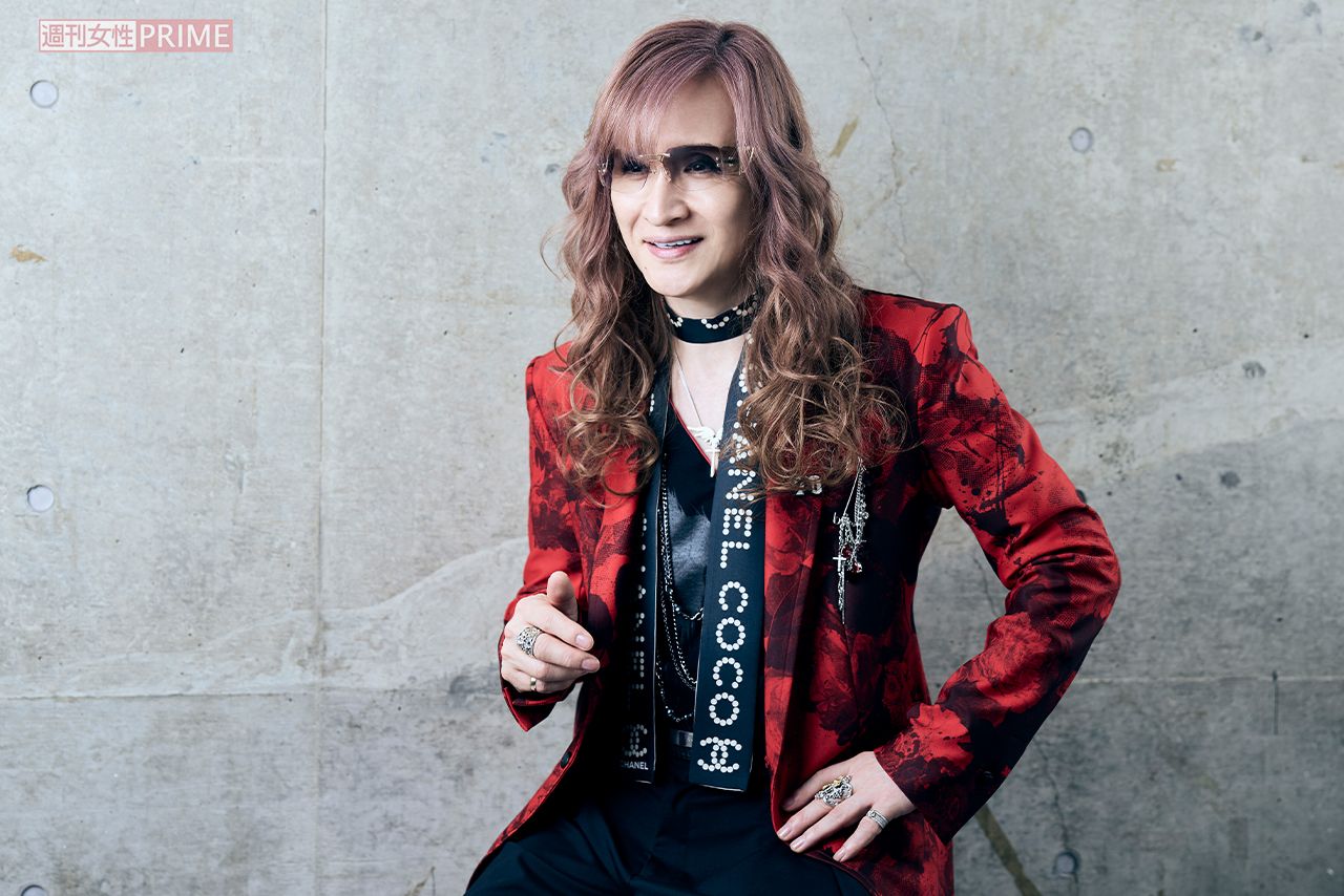 高見沢俊彦　撮影／廣瀬靖士　ヘアメイク／野原ゆかり　衣装協力／kiryuyrik（キリュウキリュウ）