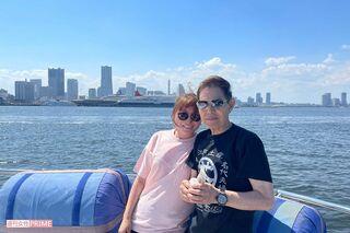 加藤綾菜（左）と加藤茶（右）