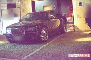 '15年2月、紗栄子似の女性に見送られて五反田のラブホテルから出るスピードワゴン・井戸田潤