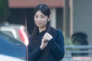 直撃を受ける小倉優子（'18年11月）