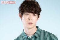 宮沢氷魚が『ちむどんどん』で新聞記者役を熱演中、「家ではやらない」密かな楽しみとは