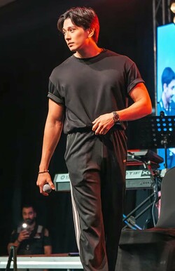 2023年9月末、クウェートでのポップカルチャーのイベントに登場した新田真剣佑