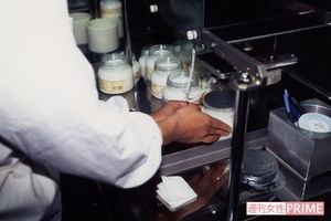 日本で初めて、「かあさん牛の名前入り」ヨーグルトを販売。磯沼さんの牛1頭1頭と向き合う姿勢と牛への敬意が込められている（撮影／齋藤周造）