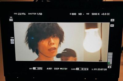 米津玄師がニューヘアスタイルで隠されていた”顔”の全貌を公開! さわやかキャラへの変化は歯科矯正成功…