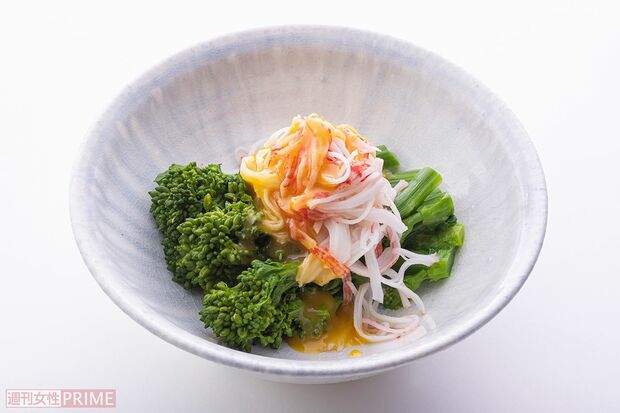 カニカマの卵黄酢みそあえ（撮影／廣瀬靖士）