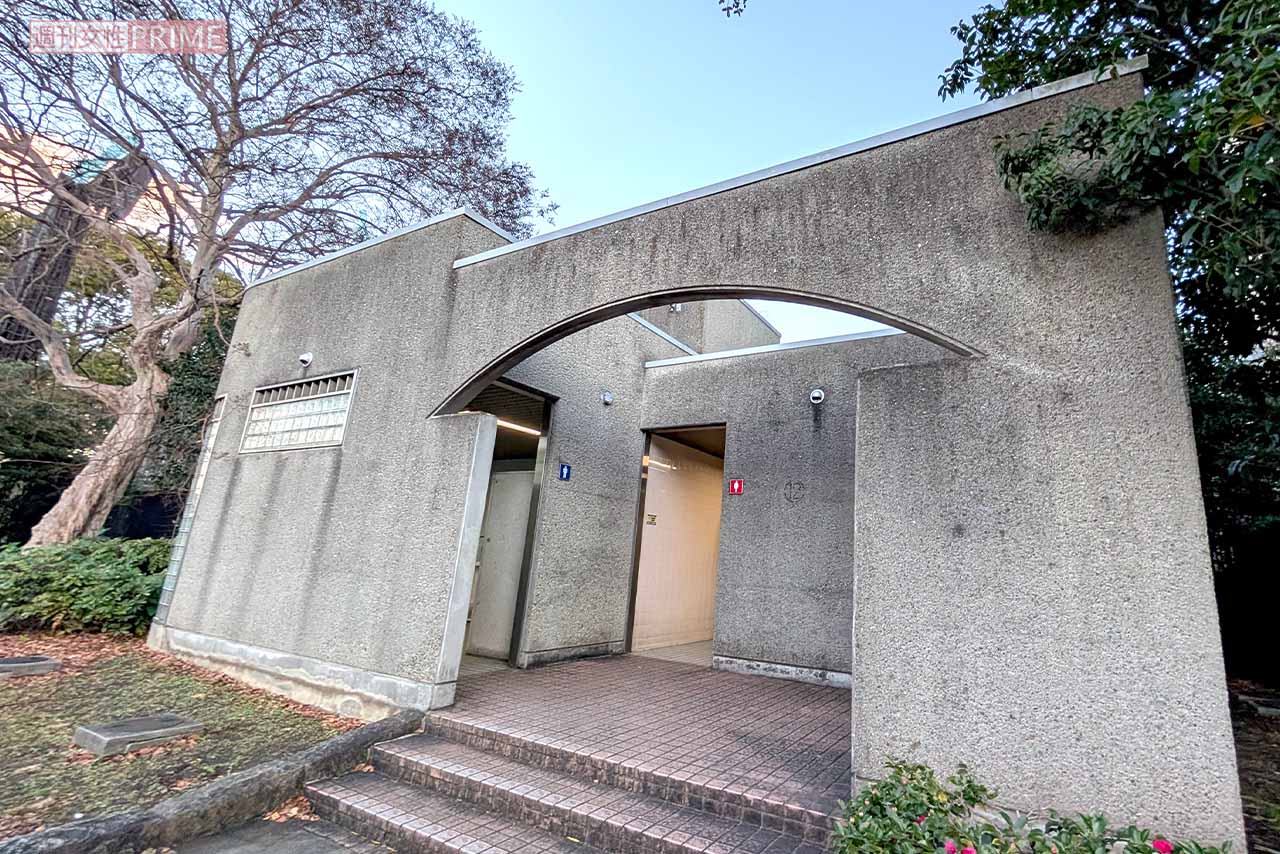 問題になっている池之端側以外の上野公園内のトイレ　撮影／編集部