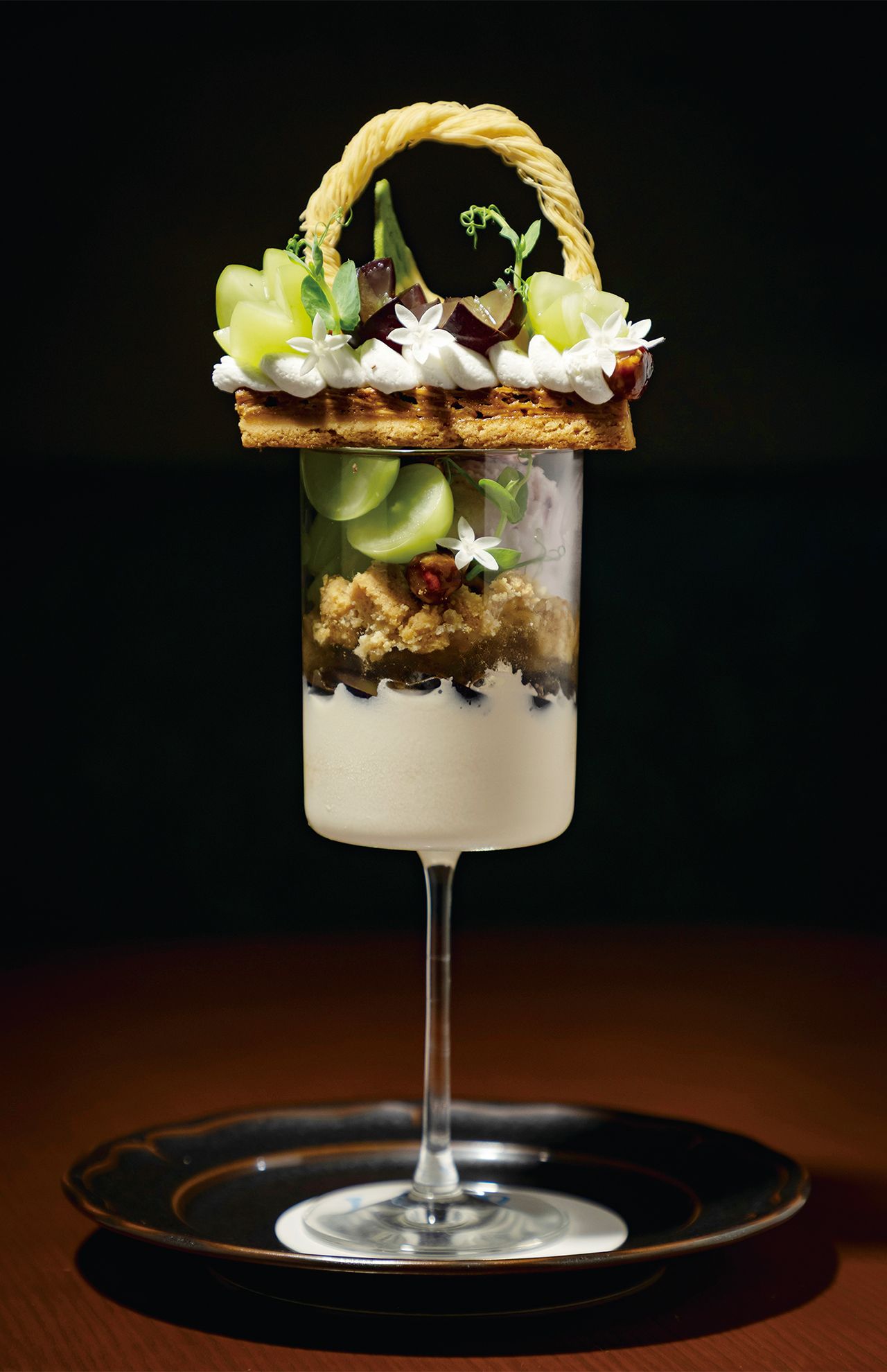 beyond the box -Tower side cafe-「シャインマスカットと巨峰のパルフェ」（3100円）