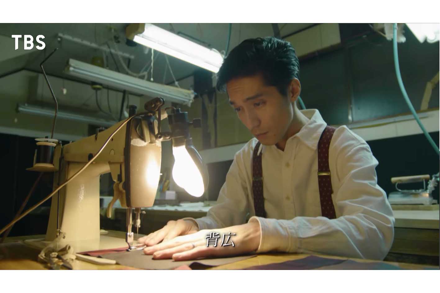 ミュージカルシーンで足踏みミシンを使う錦戸亮。歌とダンスも話題に（TBS公式YouTubeより）