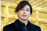 新田真剣佑、7歳年上恋人と銀座デート後にコロナ判明で気になる「鼻出しマスク」