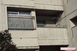 実父宅はカーテンが閉められたまま