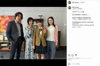 テレビ朝日系ドラマ『JKと六法全書』に出演している黒木瞳（左から2番目）（ドラマ公式インスタグラムより）