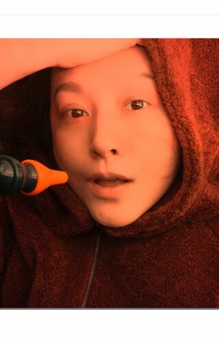 水素を吸い、酸素カプセルに入る藤原紀香（ブログより）