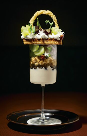 beyondthebox-Towersidecafe-「シャインマスカットと巨峰のパルフェ」（3100円）