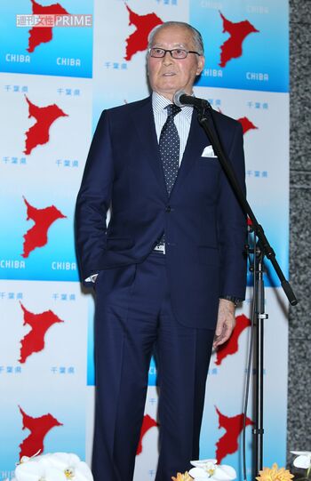 2013年5月31日の千葉県民栄誉賞の授賞式でも、国民栄誉賞受賞時と同じ濃紺スーツを着用した長嶋茂雄さん