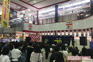 『U.S.A.』のリリースイベント。5月19日、MEGAドンキ浦和店では人がまばらだった