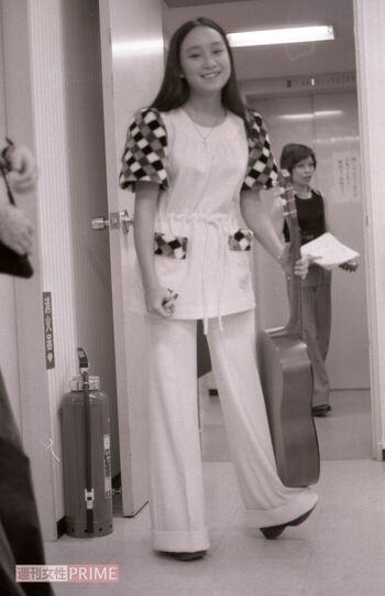 '70年代、アイドル全盛期のころのアグネス。かわいすぎる!
　教育者として40年近く大学で教壇に立ってきたアグネス。今も大阪経済大学の客員教授をしており、講演会に呼ばれることも多い。