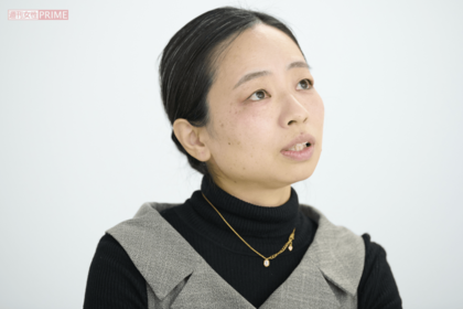 「母は昔から家族への愛情が深くて、認知症になった後も変わりませんでした。父の誕生日に台風がきたとき、ケーキを買い忘れたけど、今日は仕方ないねと父と私が話していたら、母がだめよ!　とびきり大きいのを買いにいかなきゃ!って言うんですよ」と語る恩蔵さん（撮影／山田智絵）