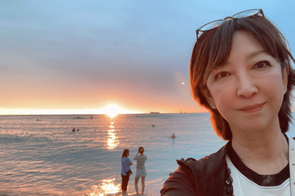 友人たちとの旅行を楽しむ春やすこさん（写真／本人提供）