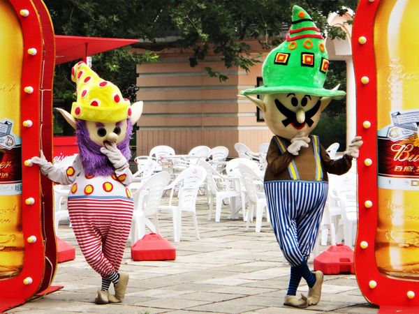 キモかわいくない着ぐるみたち