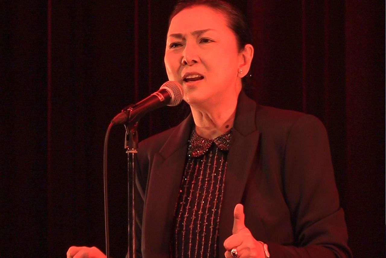 アルバムデビューは'70年。歌手としての活動も長く、3月のライブも盛況だった